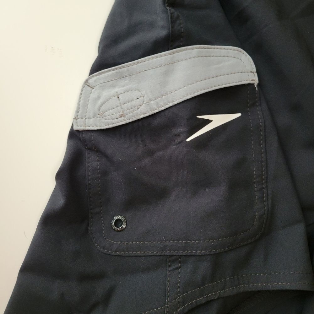 $50 NEW SPEEDO MARINA GRAY BLACK STRETCH FLEX VOLLEY SHORTS w/ liner L large NWT - Picture 4 of 15